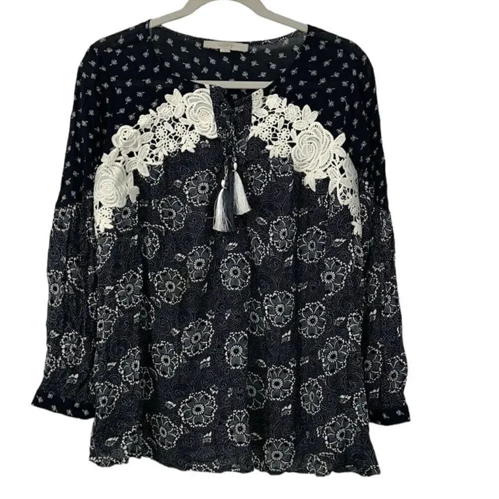 Loft Blue & White Floral Print Flowy Top(Size Medium)